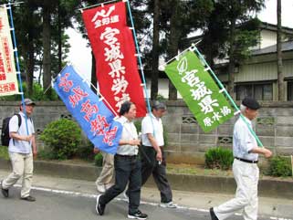 執行委員長も行進へ参加